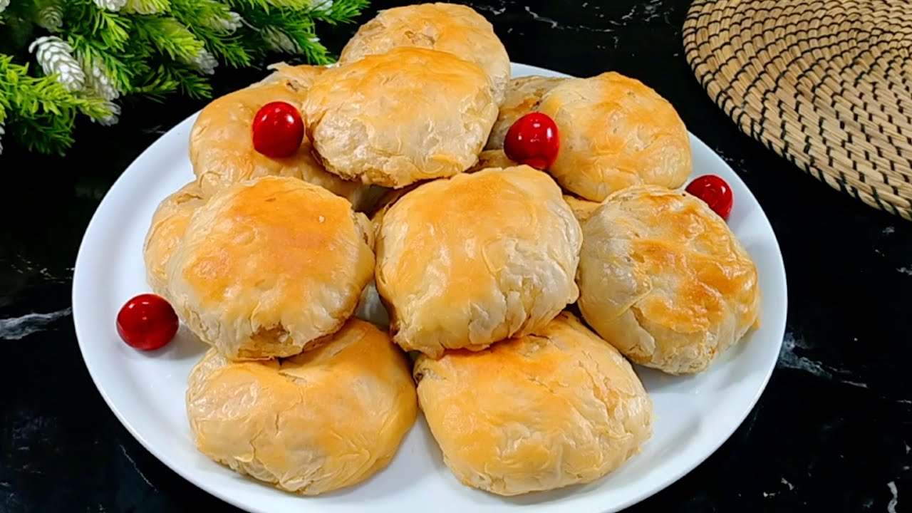 بشوية ماية ودقيق  الفطير المشلتت او الشرقي بحشوة اللحمة المفرومة مورق وهش🎊💥