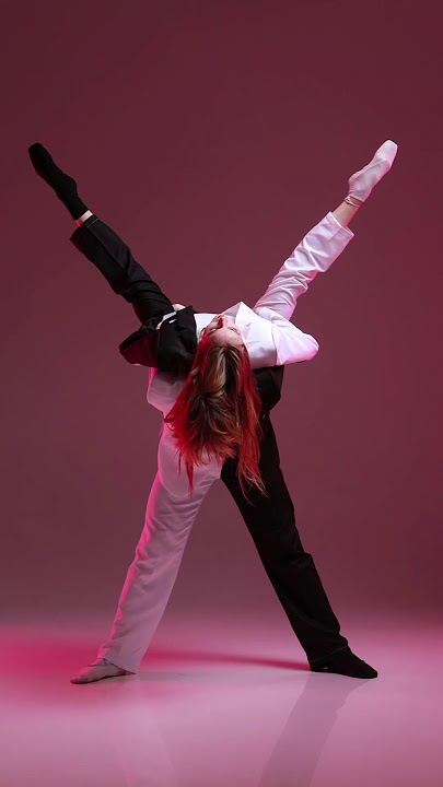 🇺🇦 Model poses for photoshoot📸 Ballet. Models Alina and Ivan