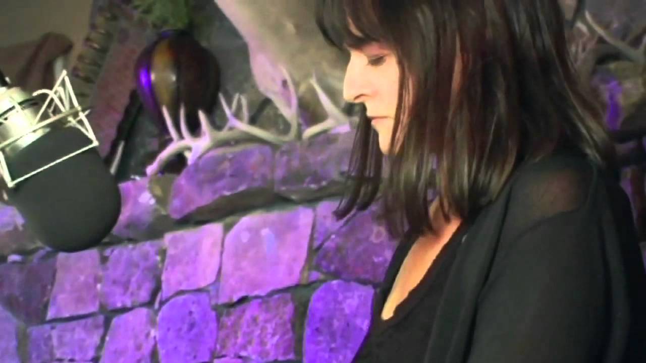 YouTubeでJude Johnstone "Wounded Heart"を視聴 YouTubeでJude Johnstone "Wounded Heart"を視聴