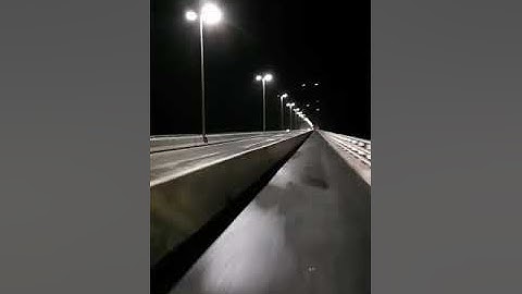 Cầu vàm cống về đêm