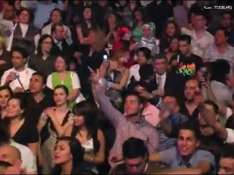 Ferdi Tayfur - Konser - Seyirci Söylüyor - 2008 (Official Video)