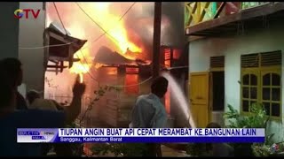 4 Rumah Semi Permanen di Kab. Sanggau Terbakar, Mobil Damkar Diterjunkan #BuletiniNewsMalam 22/12