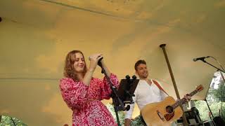 Carmen & Bas - When Times Get Rough (cover Jana Mila)
