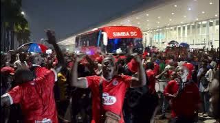 HII NI KUFURU MASHABIKI WA SIMBA HAMNA BAYA TAZAMA UMATI ULIOJITOKEZA KUIPOKEA TIMU AIRPORT