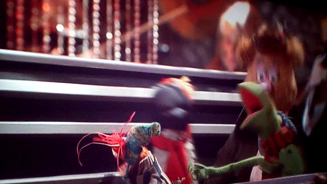 Andrea Bocelli jingle bells Muppets YouTube