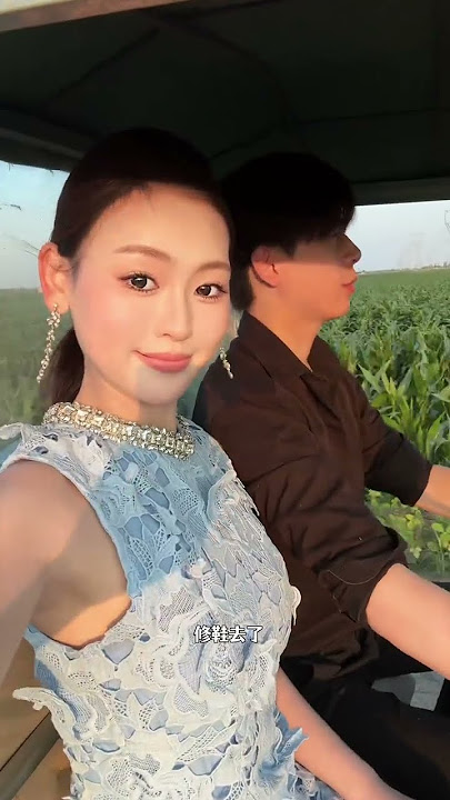 The urban beauty went to the fields today to trap the cotton#The daily life of a socialite