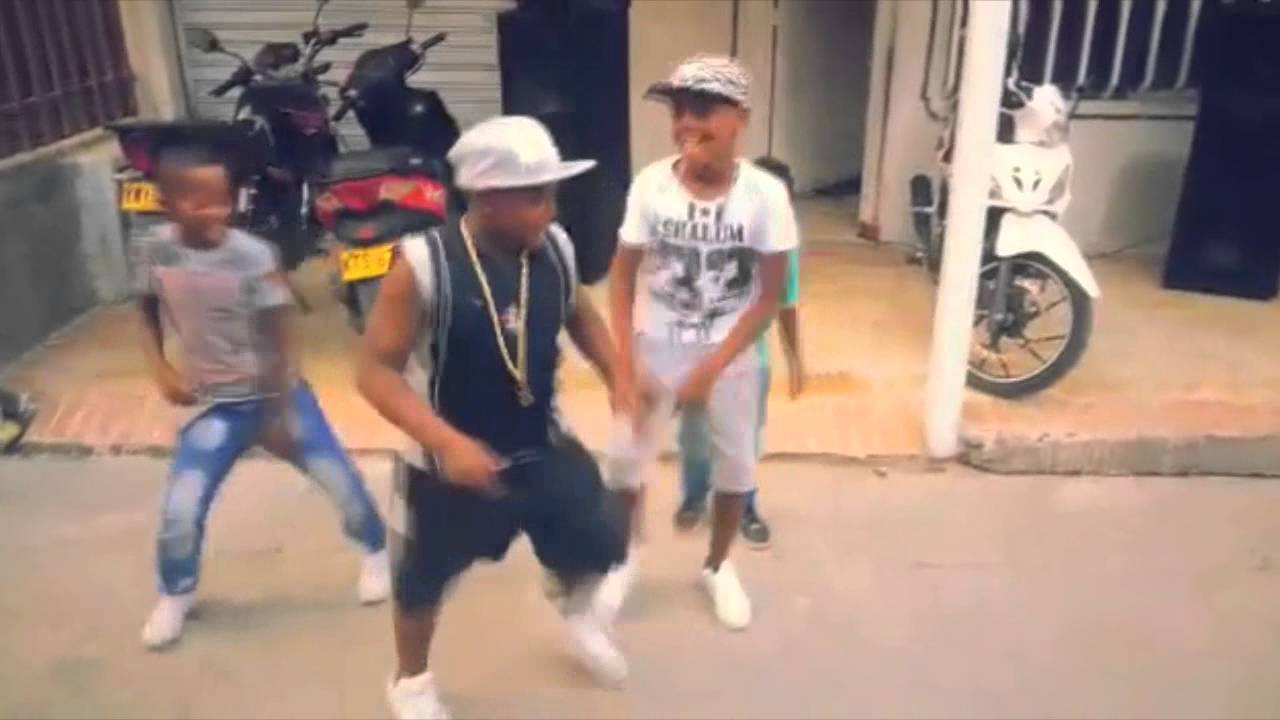 Niños bailando salsa choke hablan de mi