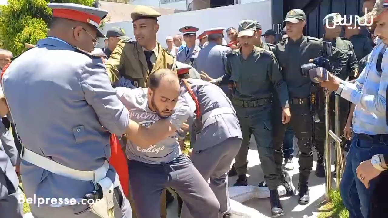 من هرهورة..السلطات تهدم محل تجاري وصاحبة المحل والعمال في حالة هستيرية