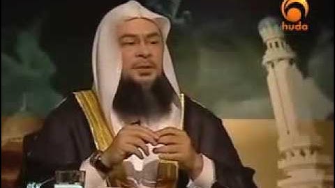 Closing the eyes while praying! - Assim al hakeem