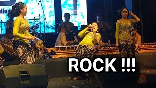 Niken Salindry Nge Rock Sampai Sanggulnya Copot Bareng Hani Kusuma & Nanda Sari