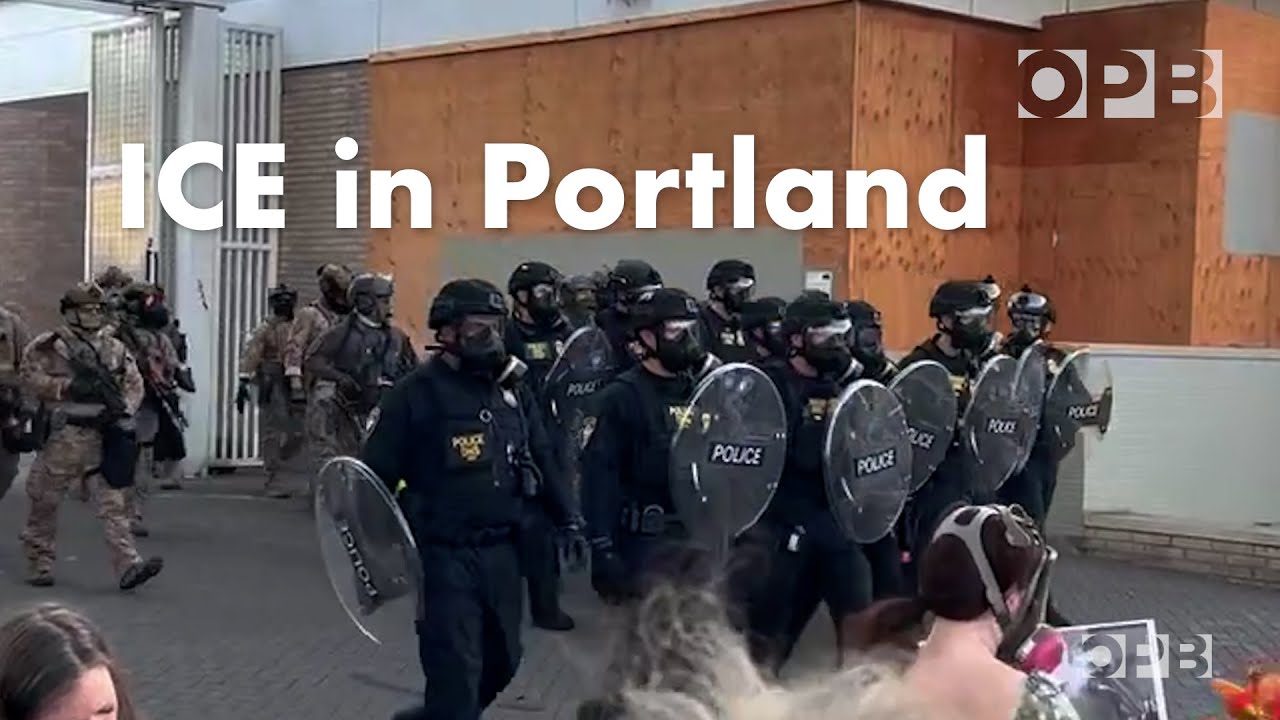 Портленд протестует против плана президента Трампа отправить федеральные войска для защиты иммигр...