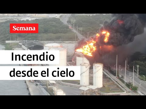 Sobrevuelo deja ver alarmante situación en incendio en Barranquilla | Semana Videos