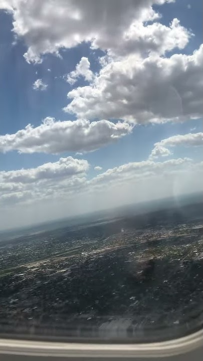 Aerolineas que vuelan a laredo texas