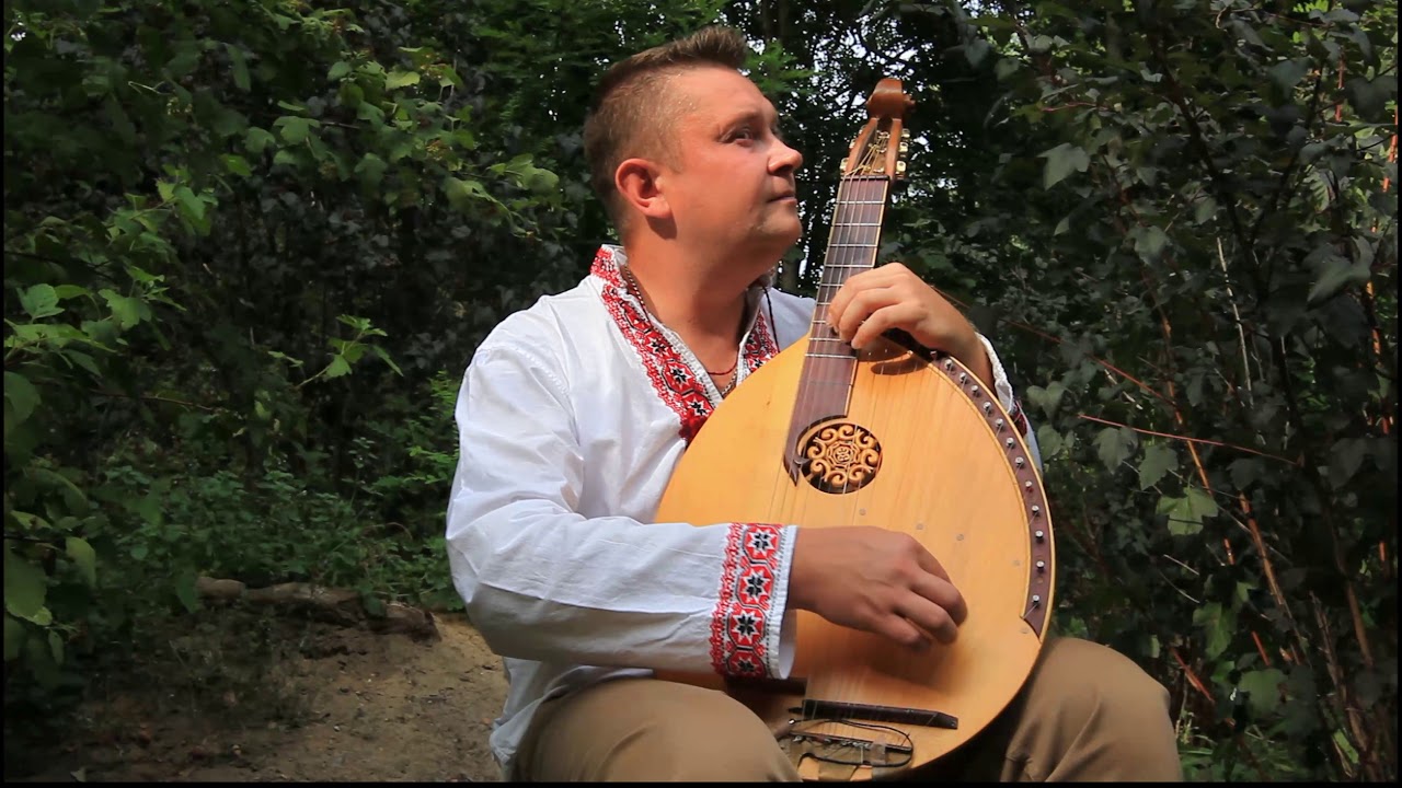 Bandura Folk.  Very beautiful melodies on folk diatonic bandura.