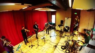 Born 2 Play - HELLO  (Adele - Cover)