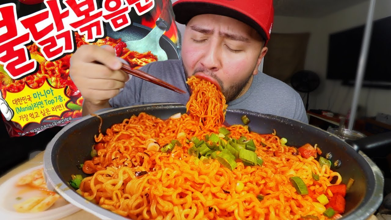 SPAM FIRE NOODLES | QUARANTINE FOOD MUKBANG