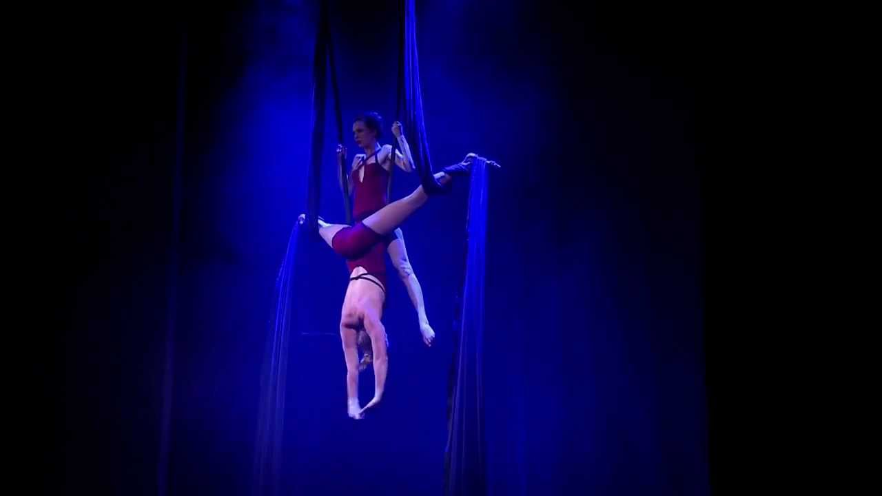 DUO 3FACH •  ANTONIA & SARAH • DOUBLE TISSUE