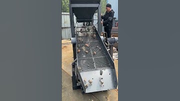 Small vibrating screen can screen different sizes of stones.