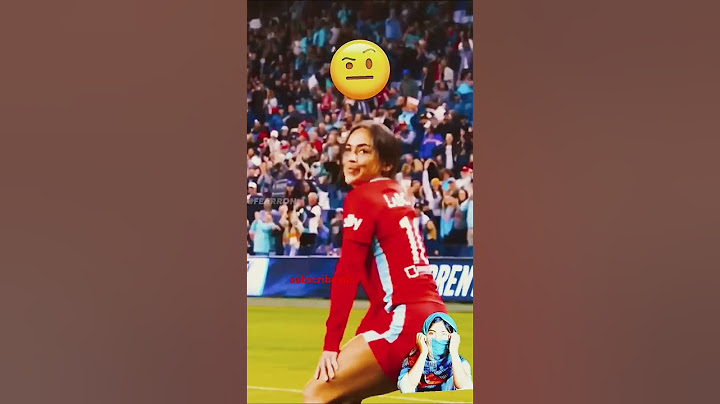 women funny football rection #football #soccer #goals #viral #trending #ytshort#fearron