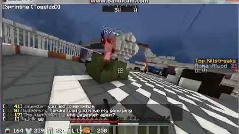 RomanAtwod hacking on desteria ffa (killaura/autoclicker+reach)