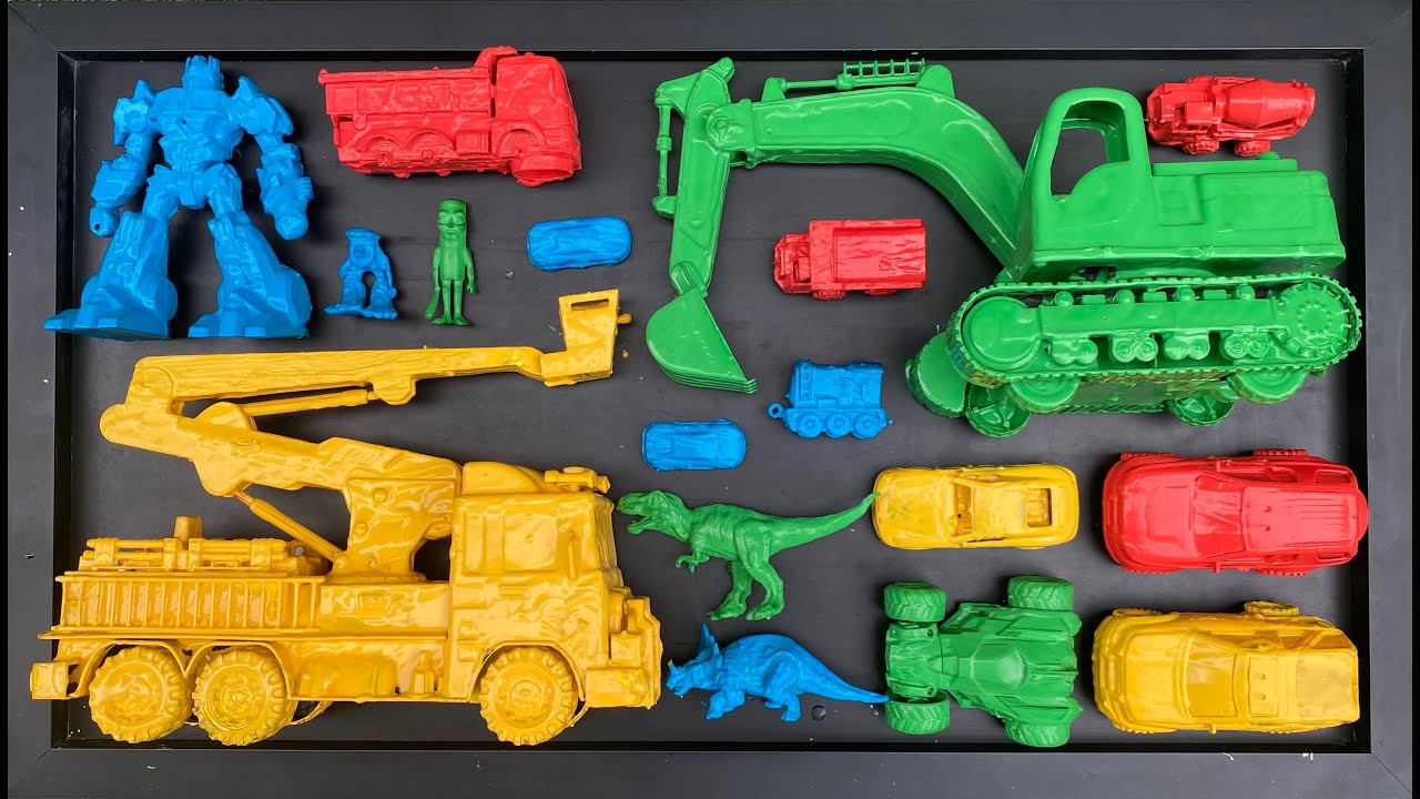 membersihkan mainan excavator, truck damkar, mobil polisi, mobil monster, dinosaurus