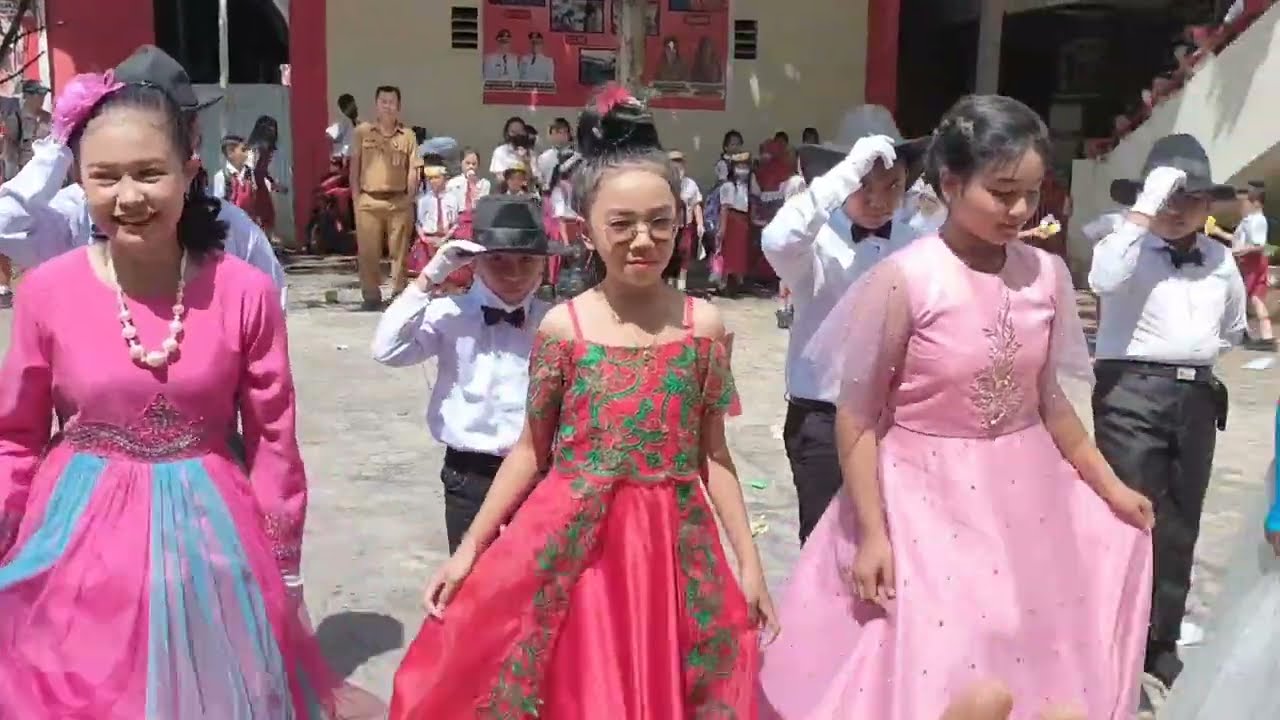 Tarian Katrili SD Negeri 06 Manado