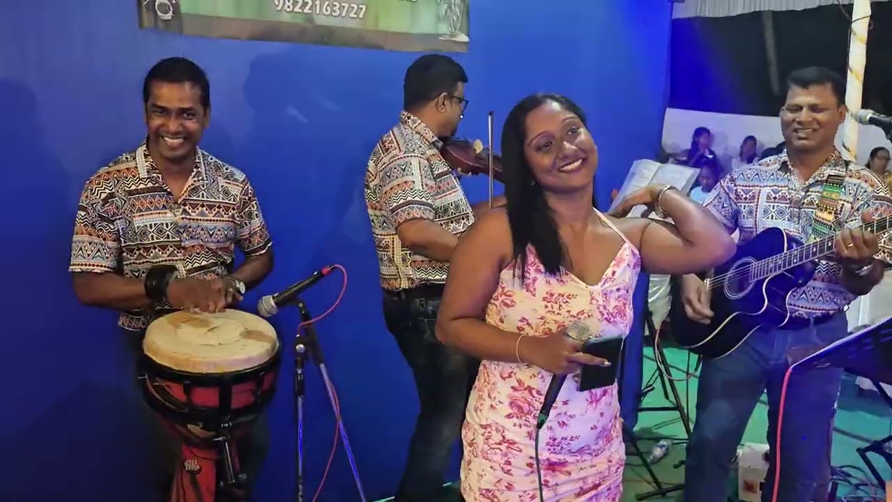 Ceilda Pereira jamming up with CHANDORCHIM MOTIAM 