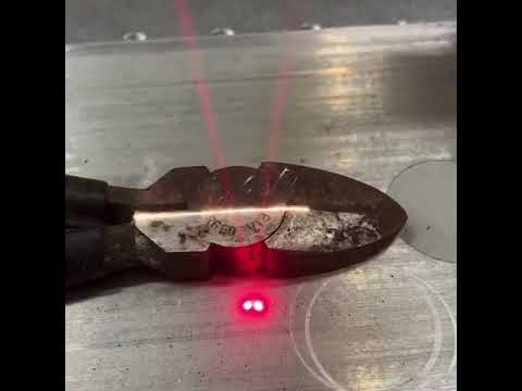 Video: Pulizia Laser Del Metallo: Dispositivi Per Rimuovere La Ruggine Sul Metallo, Scegliendo Una Sabbiatrice Con Un Laser