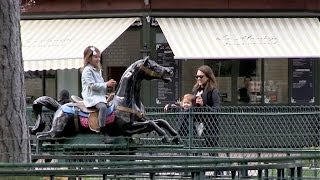 Exclusive - Jessica Alba, Cash Warren, Haven And Honor Spend Family Time In Paris - Part1