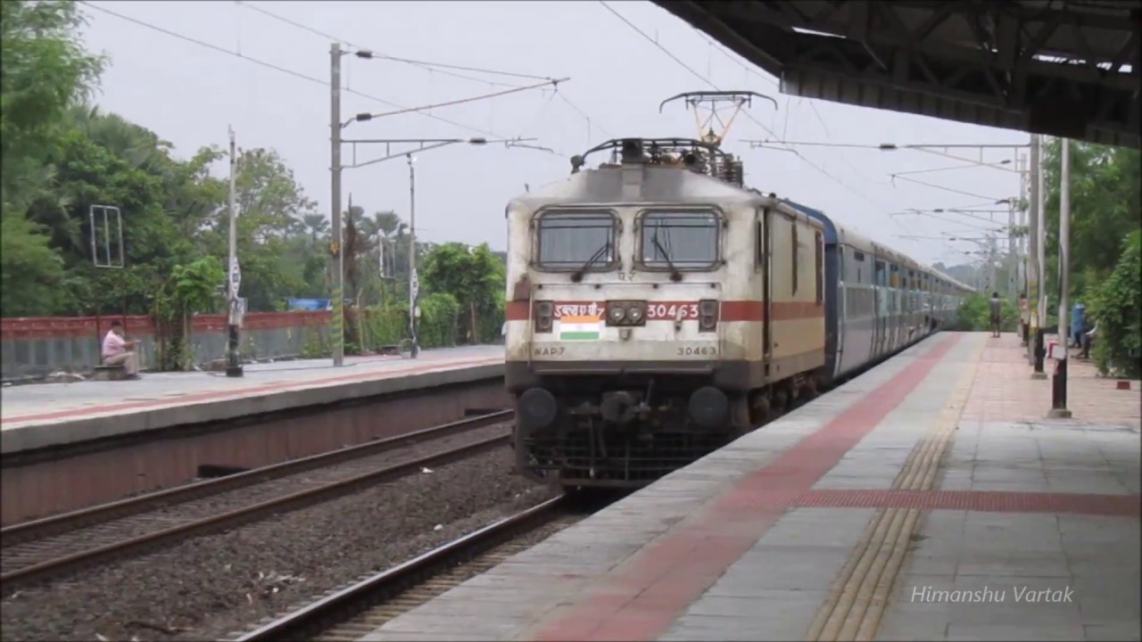 Train to Surat Mumbai Bandra Terminus Surat Intercity rips through