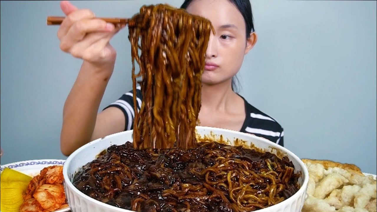 짜장면 곱배기3개 탕수육 군만두 먹방