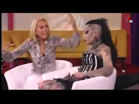 امرأة تدعي انها زوجة الشيطان الرجيم Youtube