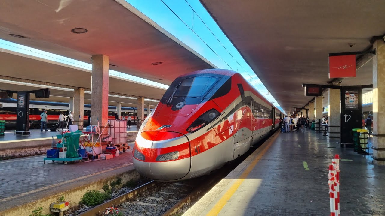 ARRIVI E PARTENZE NELLA TRAFFICATA STAZIONE DI FIRENZE SANTA MARIA NOVELLA!