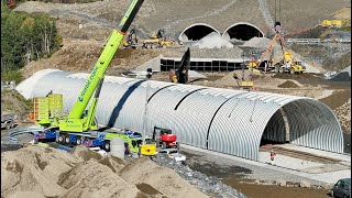 Nordic Crane monterer og løfter på plass kulvert over jernbanen på Lillehammer 2025.