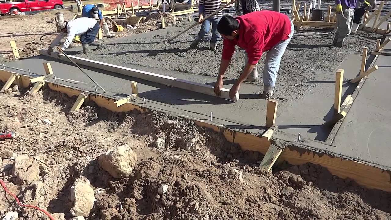 concrete finishing tools screeding - YouTube