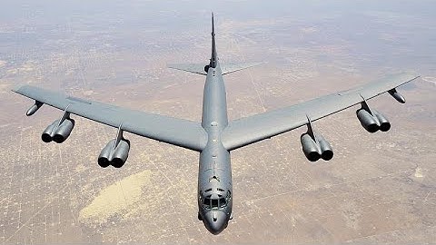 Американский бомбардировщик у российской границы