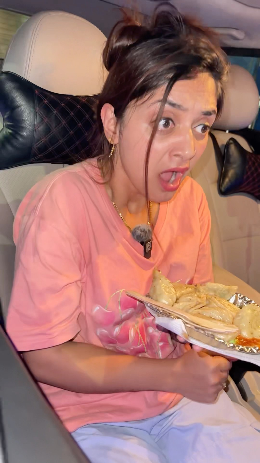 Momo Leke Bhag Gyi ? #shorts #trending #trendingshorts #viral
