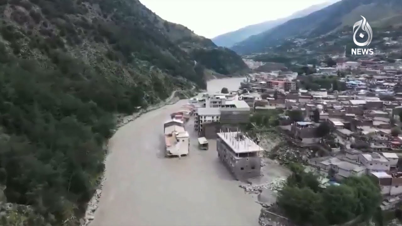 Kalam men start clearing roads themselves