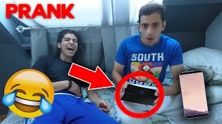 J'OFFRE UN GALAXY S8 A YOUNES ! IL DEVIENT FOU 😜 PRANK