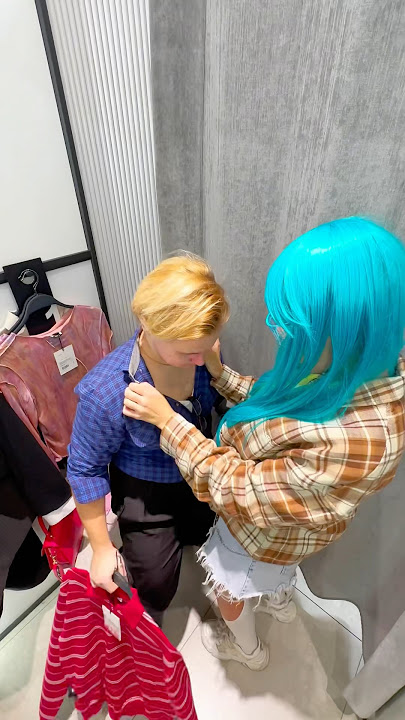 until the girl saw him...🤭 #twins #owo #uwu