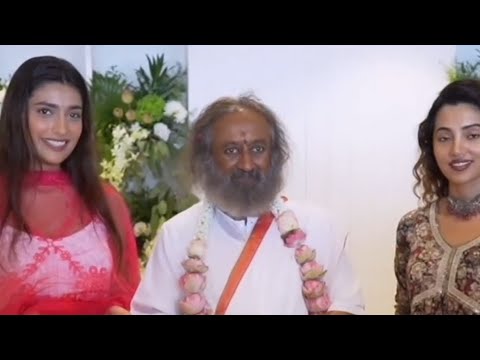 When the Outer Beauty meets Inner Beauty 😍 Beauty Queens with @gurudev Sri Sri ji in Mumbai 2024