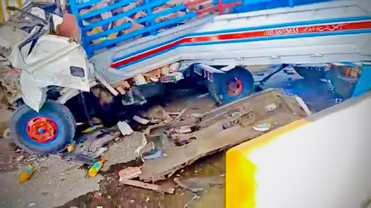 Horrible Accident in Islamabad | Sangjani Toll Plaza | Detailed Video