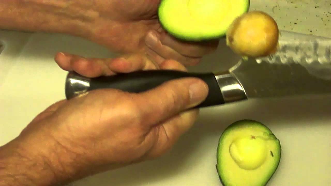 How To Peel Slice Or Cut An Avocado And Pit It - YouTube