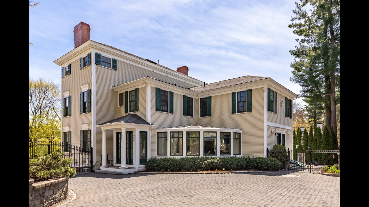 Newburyport Luxury Home For Sale - 18 Toppans Lane - Bentley's Real Estate
