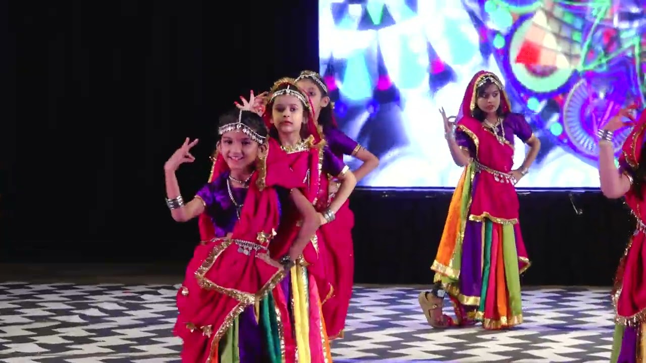 Ghoomar | Padharo | Rajasthani folk dance #rajistanisadisong #rajput #rajasthan #function 