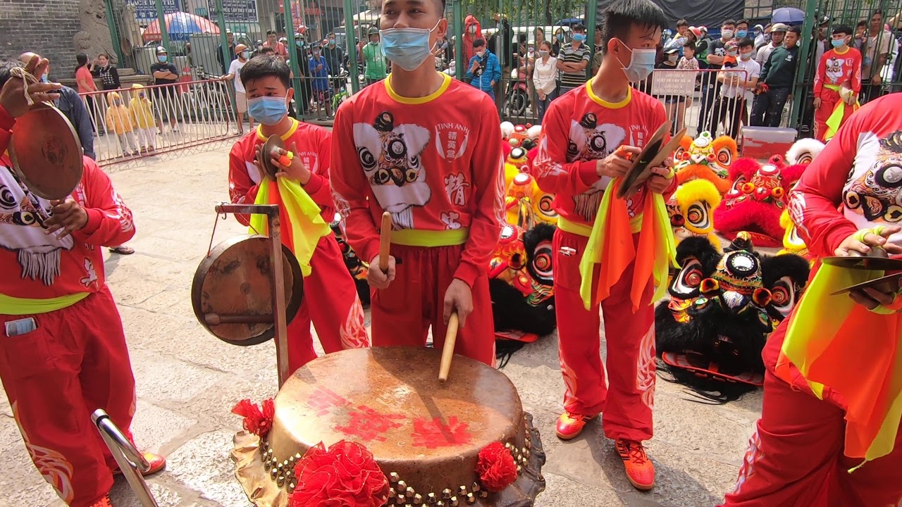 Đoàn LSR Tinh Anh Đường KQĐN Rồng ở Chùa Bà Q.5 - Múa Lân ngày Tết Tân Sửu | New Sài Gòn