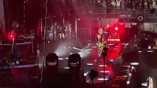 Depeche Mode - Personal Jesus (live in Amsterdam)