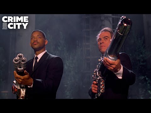 Men In Black | Giant Cockroach Battle (Will Smith, Tommy Lee Jones)