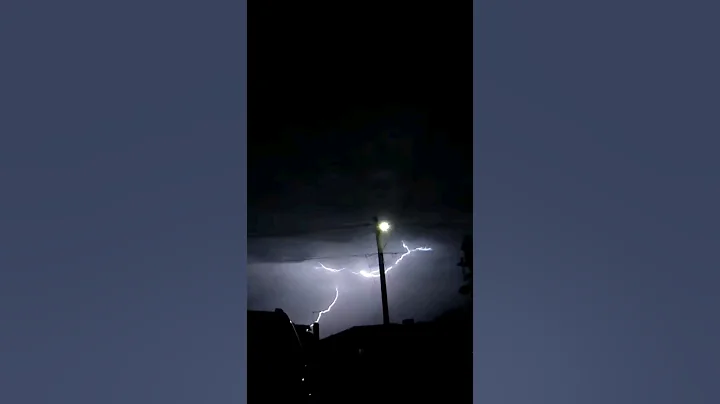 Lightning Strikes ⚡ #storm #lightning #weather - DayDayNews