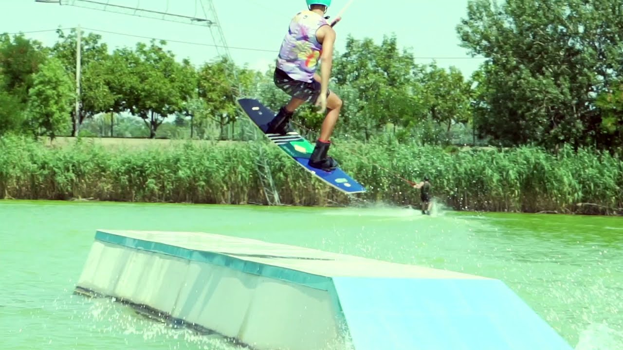 Alex Kruzslicz & Benedek Juhos @ Suncity